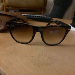 WAYFARER Foldable sunglasses